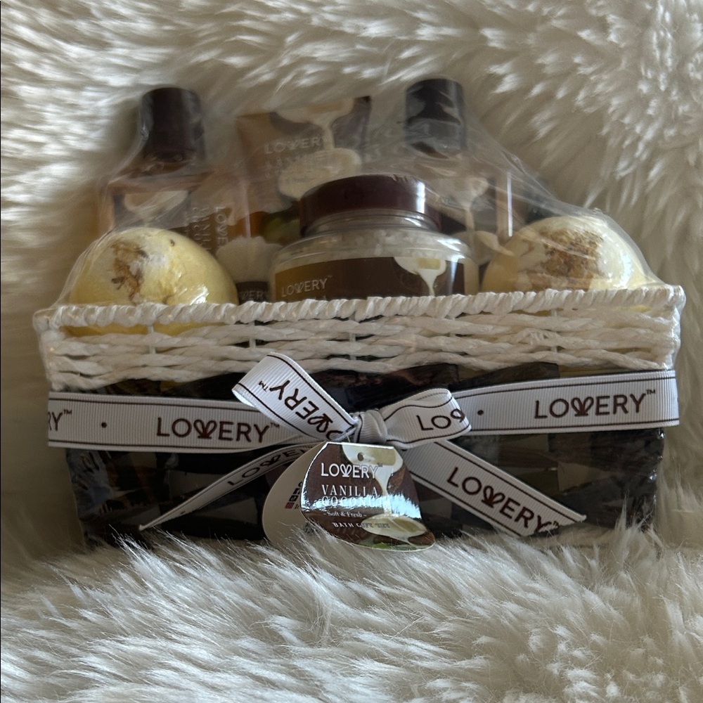 Lovery Vanilla Bath Soak & Bubbles Set - Christmas Gift